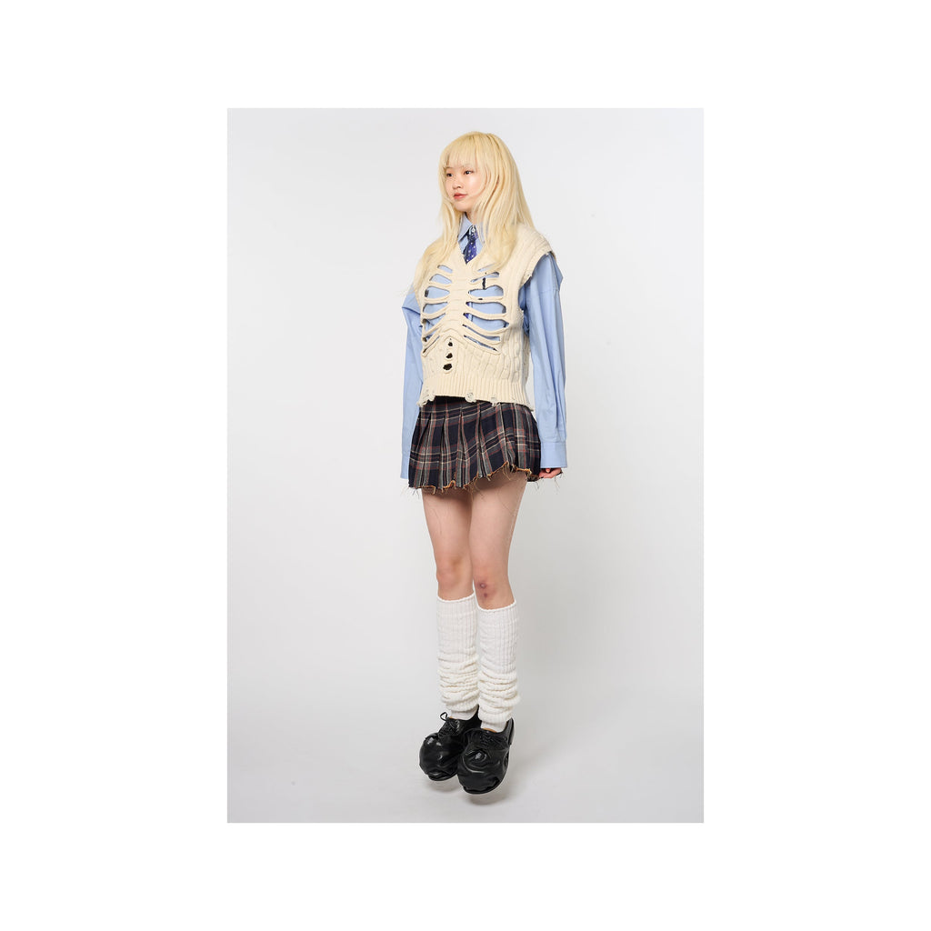 RIB CAGE CABLE KNIT VEST：IVORY