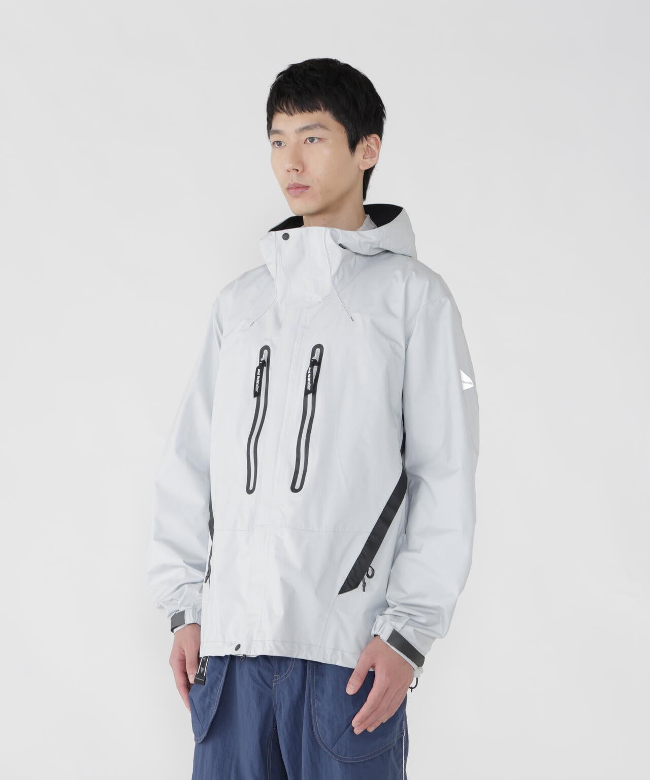 2.5L hiker rain jacket