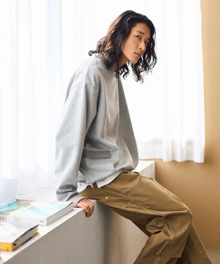 <New Color Added> Side Pocket Spindle Cardboard Crew Neck Sweatshirt