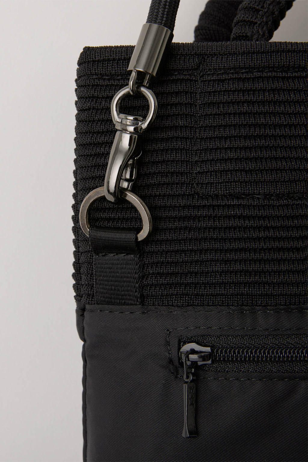STRATUM HAND BAG