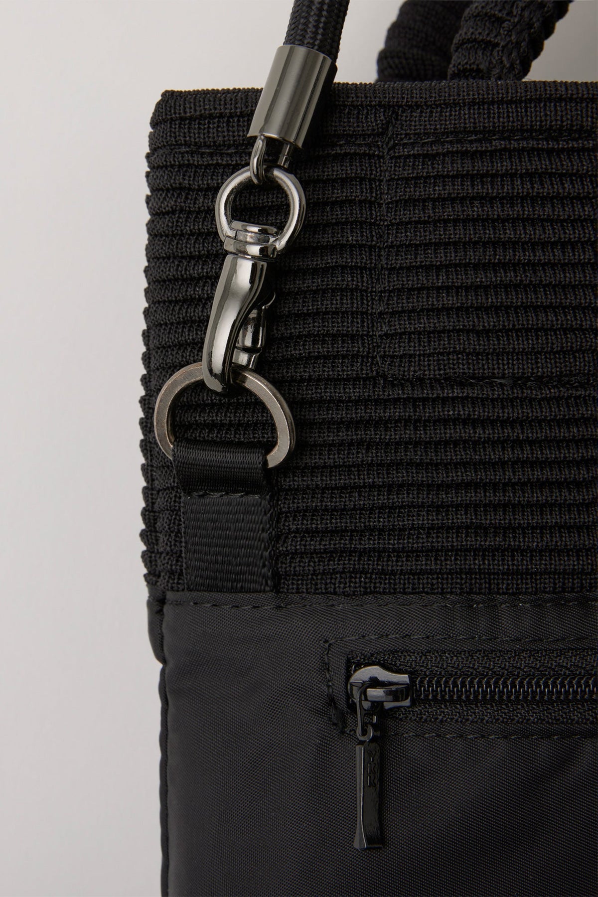 STRATUM HAND BAG