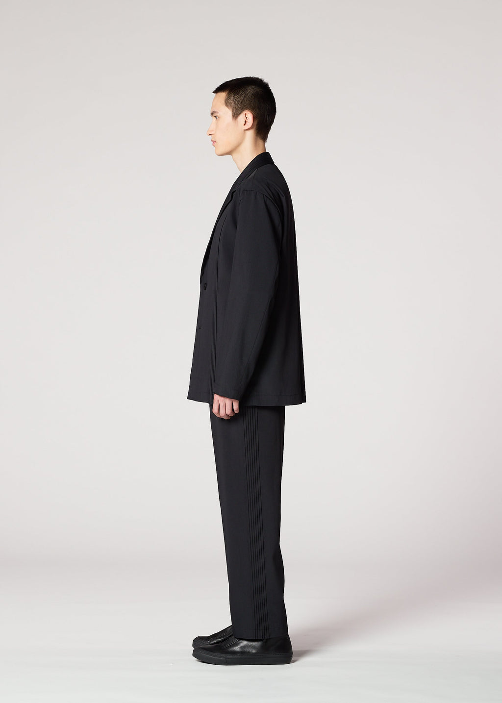 Air Pleats Black
