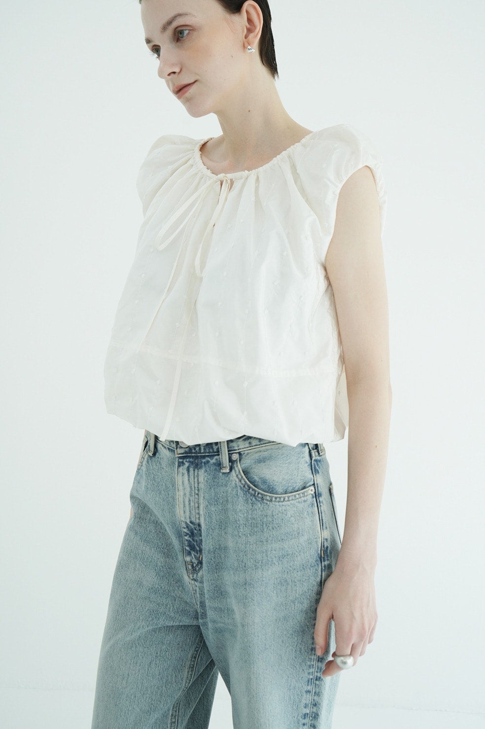 W FACE DOT SLEEVELESS RIBBON TOPS