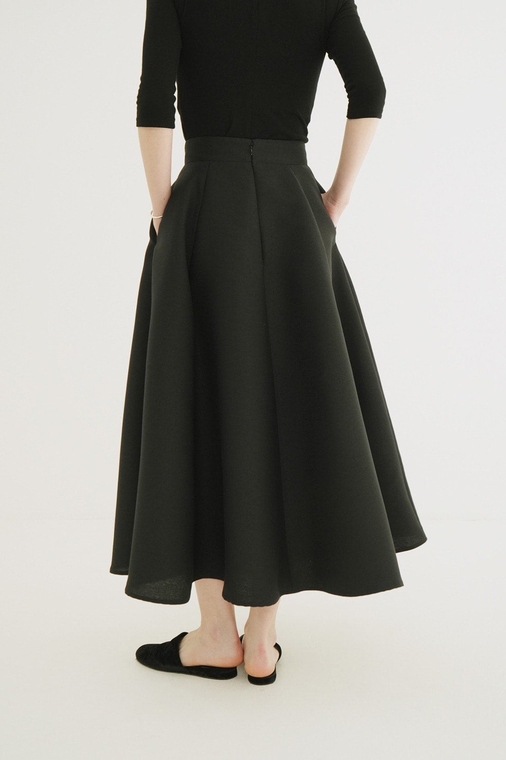 VOLUME FLARE SKIRT