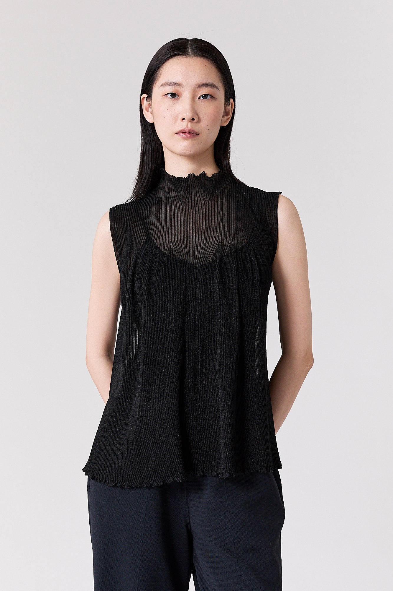 HYPHA LUCENT GLITTER SLEEVELESS BUST FLARE TOP
