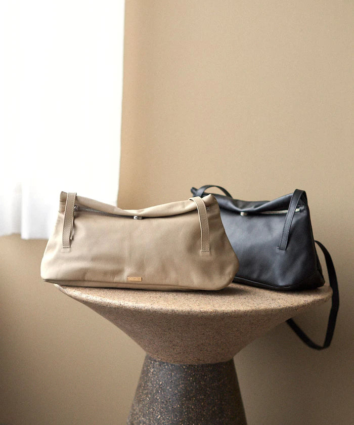 Leather Flap Shoulder Bag / Cowhide / Water-Repellent Leather