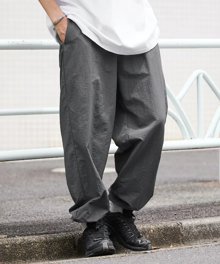 Wide Straight Nylon Track Pants / Tapered Silhouette Easy Nylon Pants