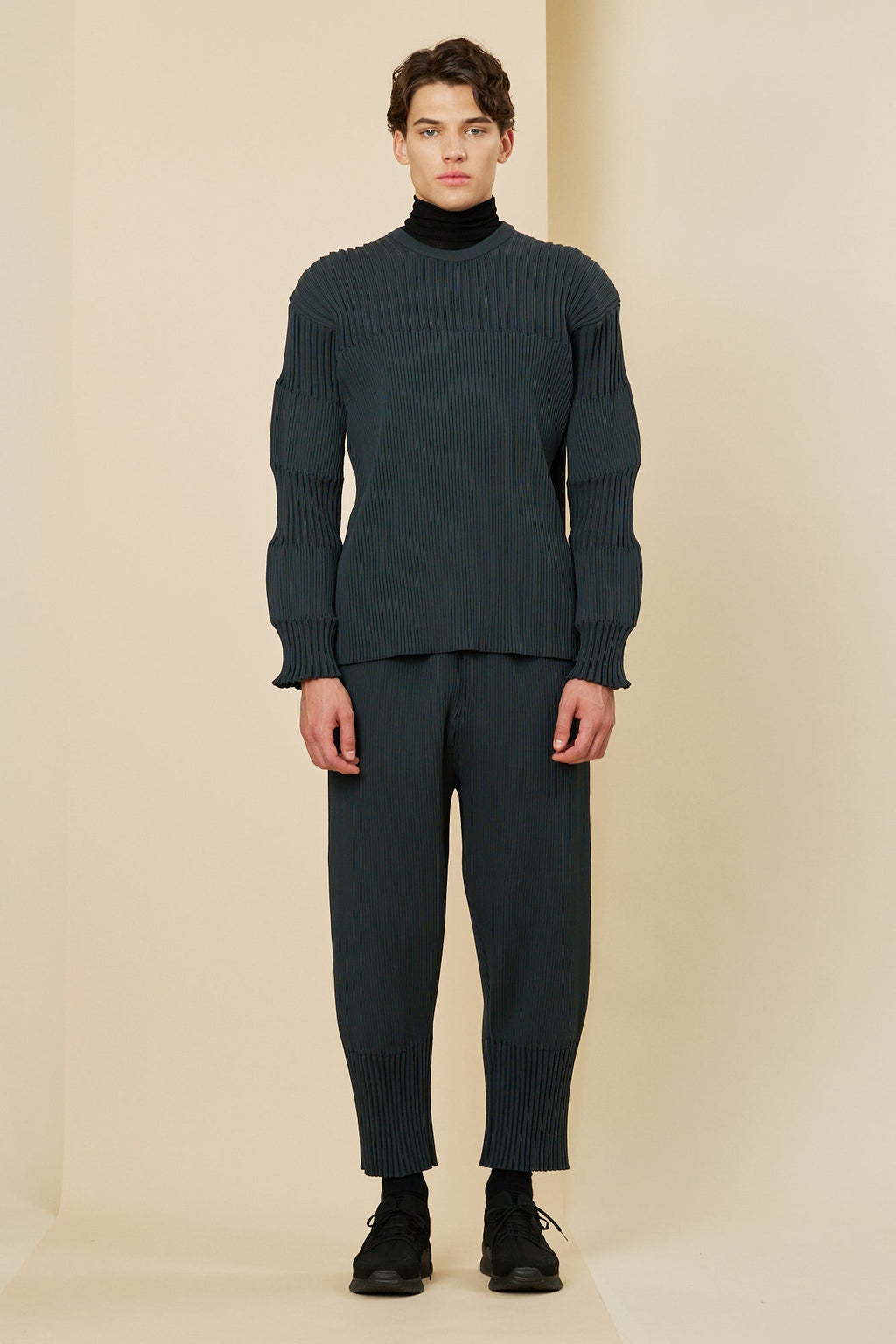 FLUTED PULLOVER