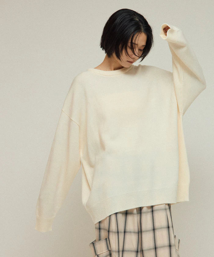 Sweat-like Lettered Knit / Jacquard Knit