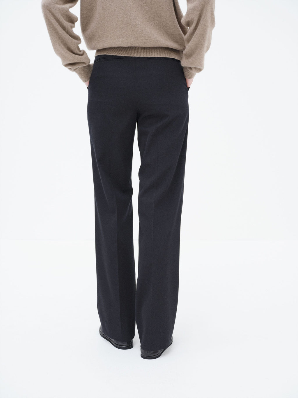 LIGHT WOOL MAX GABARDINE SLACKS