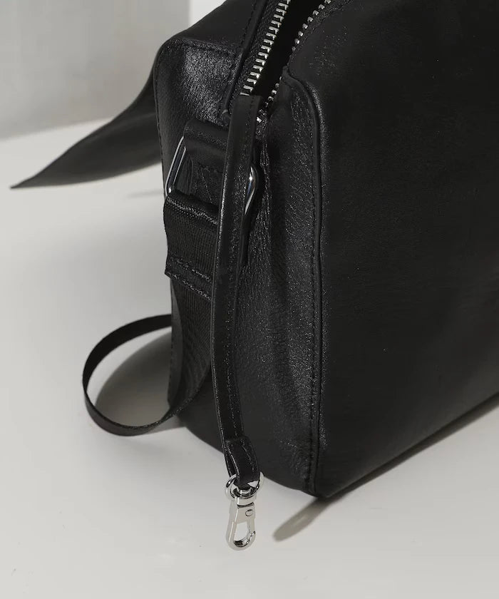 Leather Editor's Flap Shoulder Bag / Leather Editor's Flap Shoulder / Cowhide / Water-repellent Leather