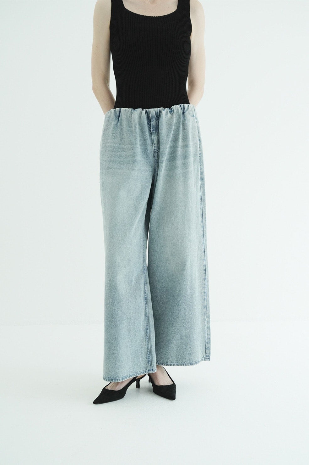 WAIST GATHERED DENIM PANTS