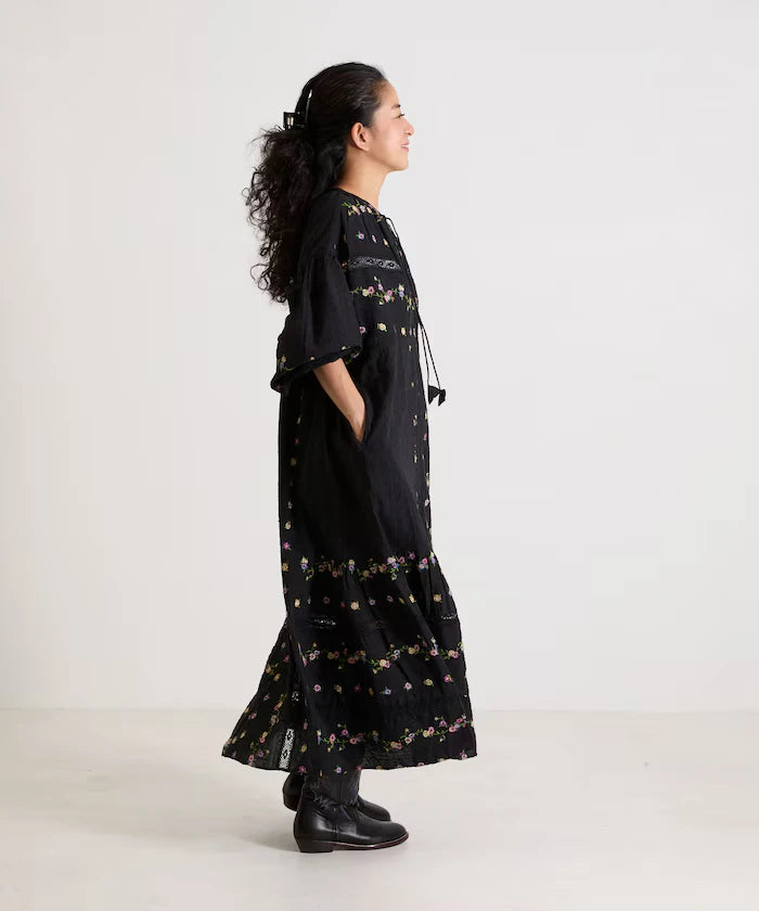 Dobby Floral Embroidery x Lace Dress