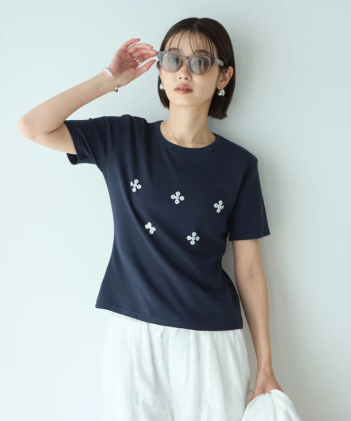 Shell Button Flower Motif Cotton Modal T-Shirt
