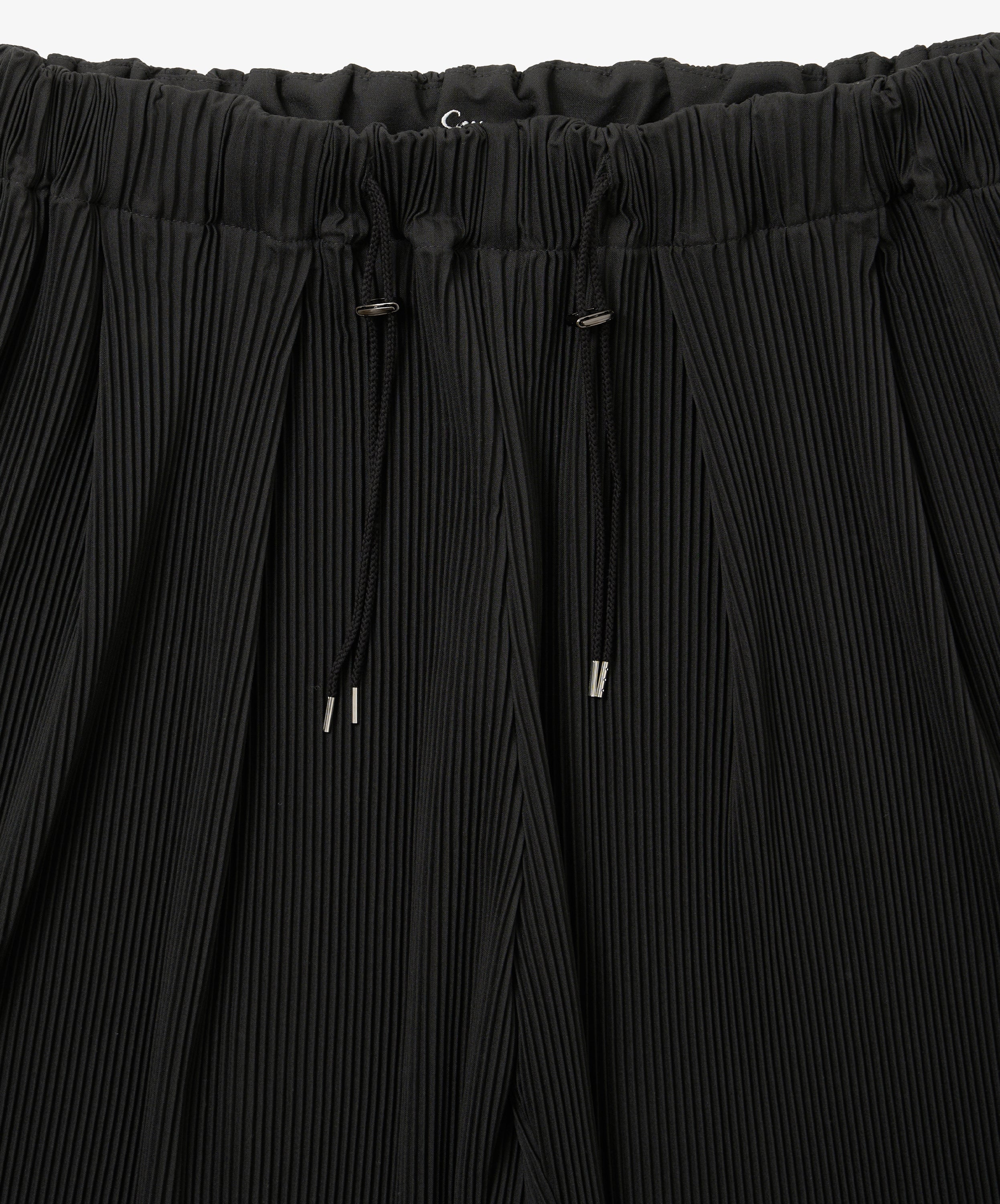 circular short pants pleats black with pockets