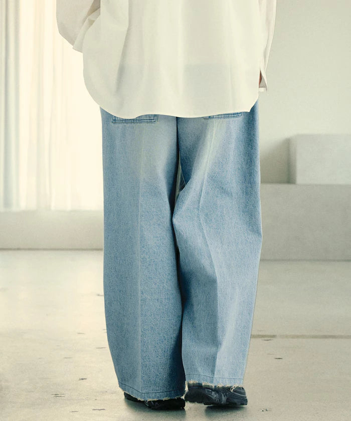 Wide Silhouette Straight Denim