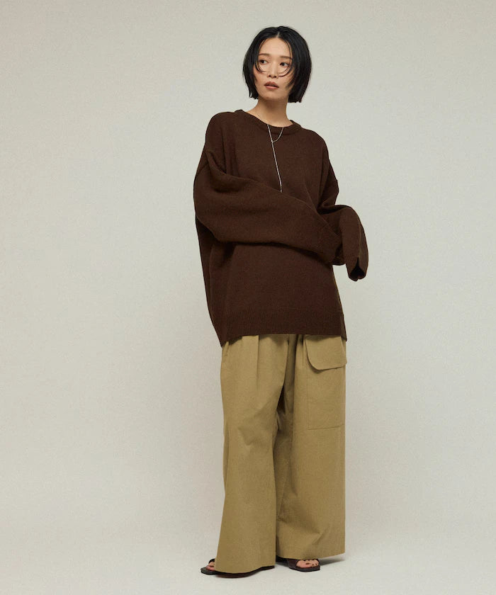 Sweat-like Lettered Knit / Jacquard Knit