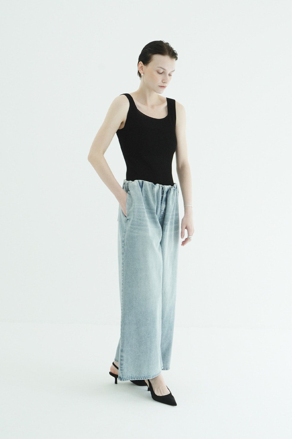 WAIST GATHERED DENIM PANTS