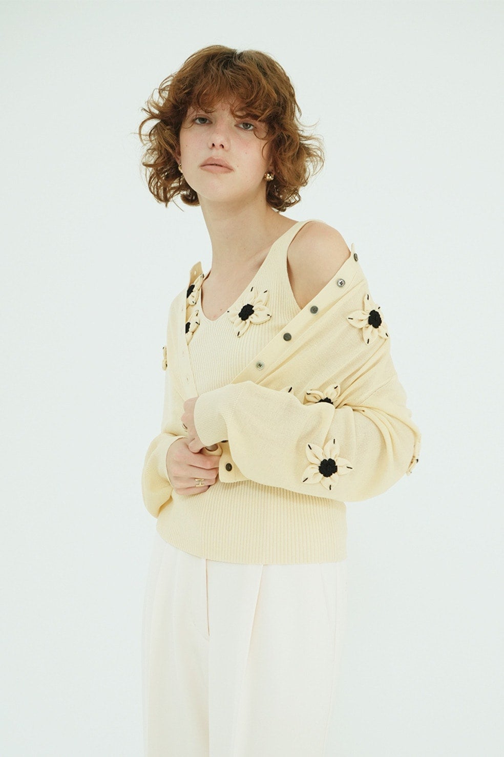 FLOWER MOTIF KNIT CARDIGAN