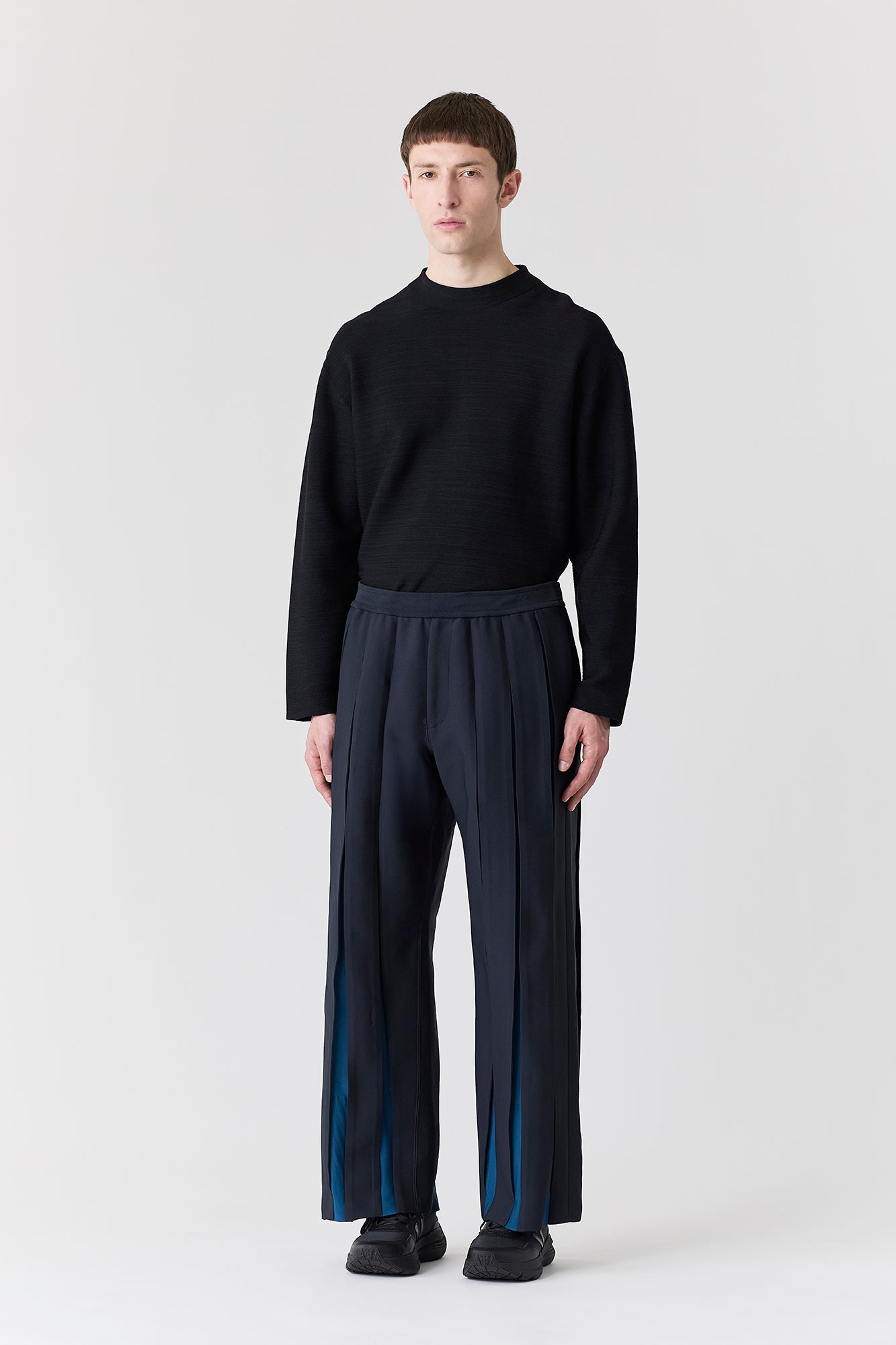 WEDGED SEMI WIDE PANTS