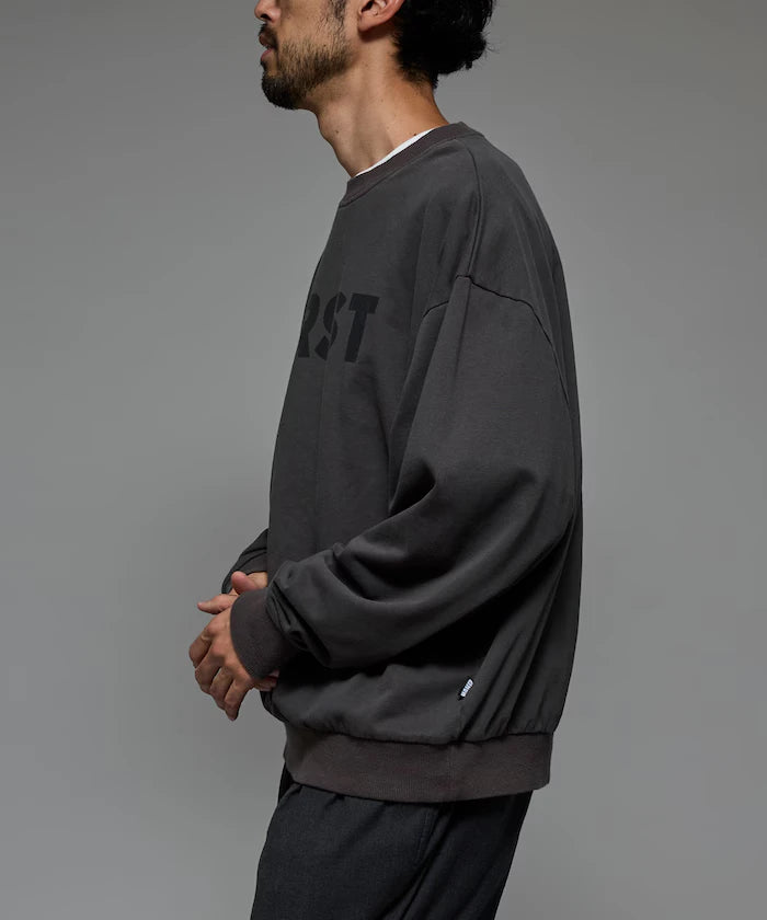 Front Print Crew Neck Sweat FIRST / Relaxed Fit