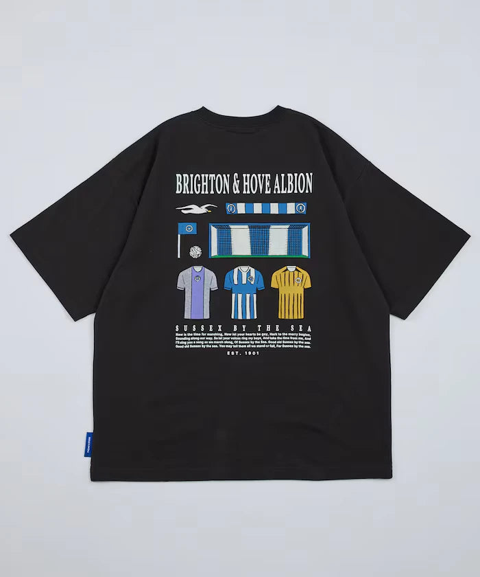 [Release on 5/22 12:00~] Brighton & Hove Albion FC - SEAGULLS UNIFORM GRAPHIC TEE