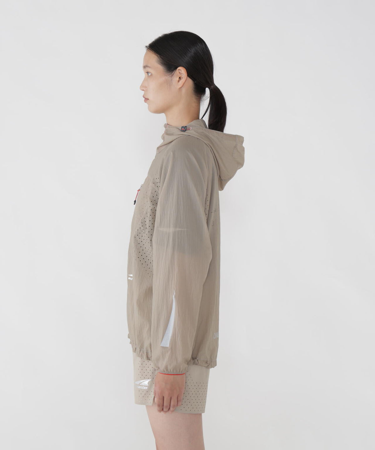 Altra × and wander  ventilation wind jacket