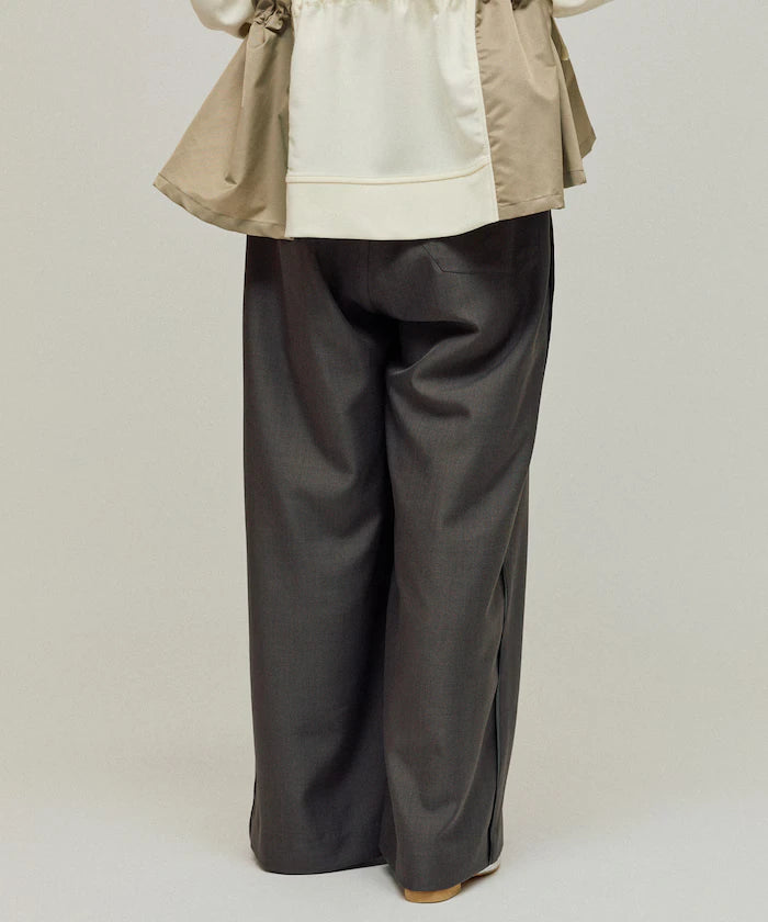 Front Tuck Wide Slack Pants / Loose Silhouette