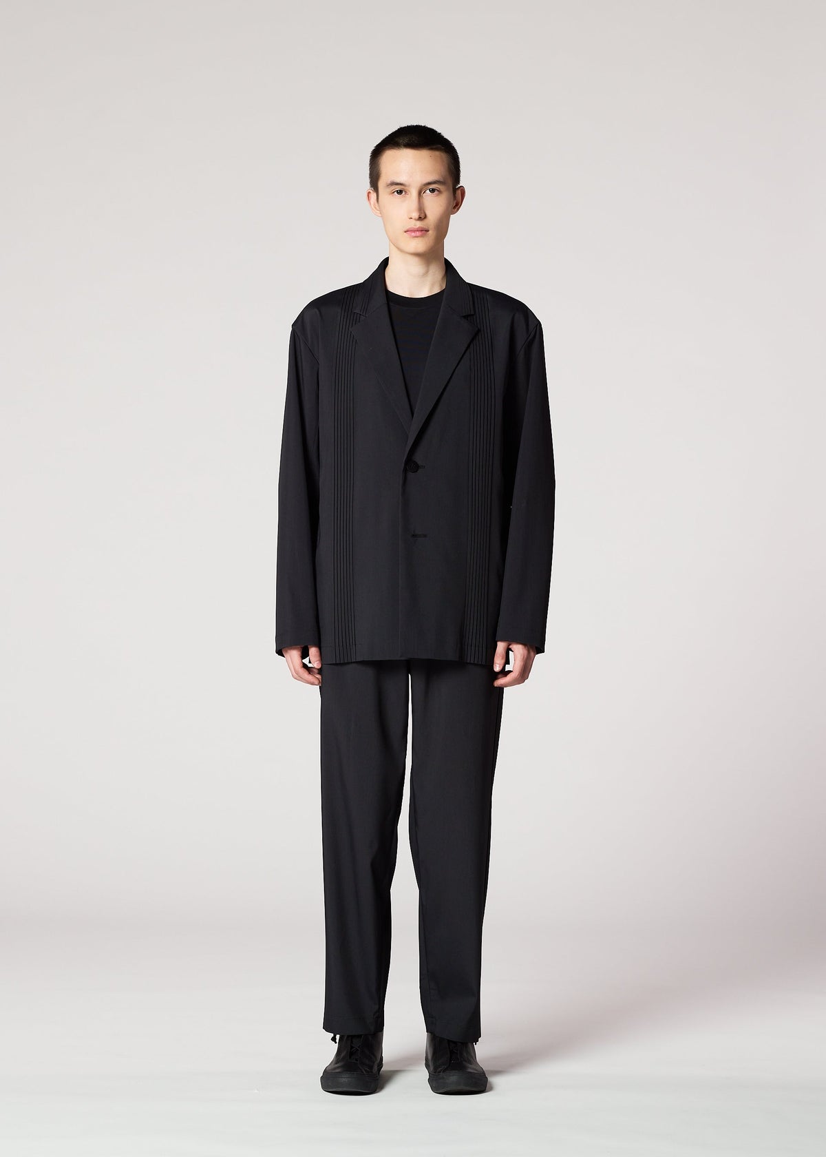 Air Pleats Black