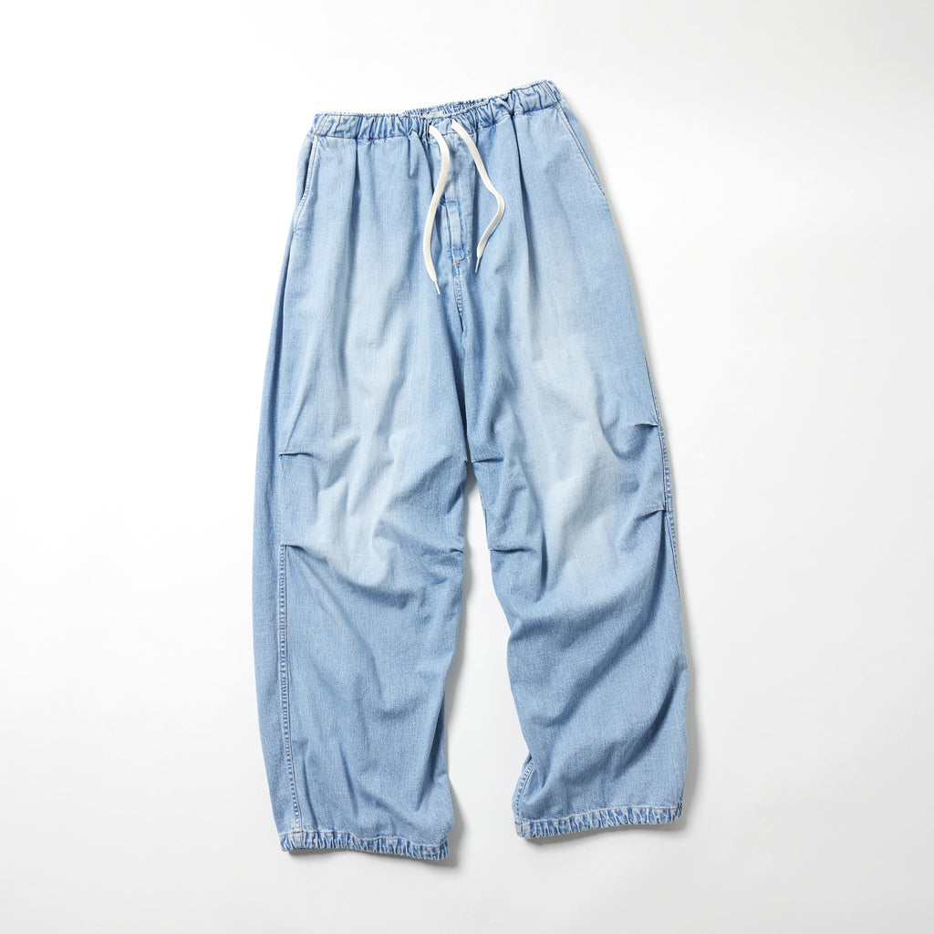 Recycled Waste Suvin Cotton Yarn 10oz. Jelt Denim Knee Tuck Easy Pants Bleach Washed