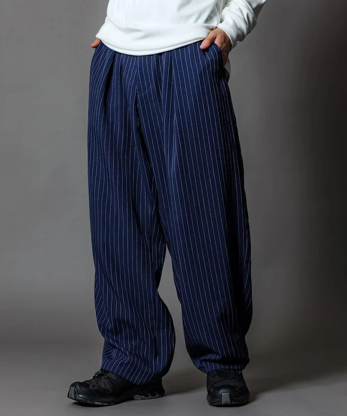 Wide Silhouette Barrel Leg Slacks Pants