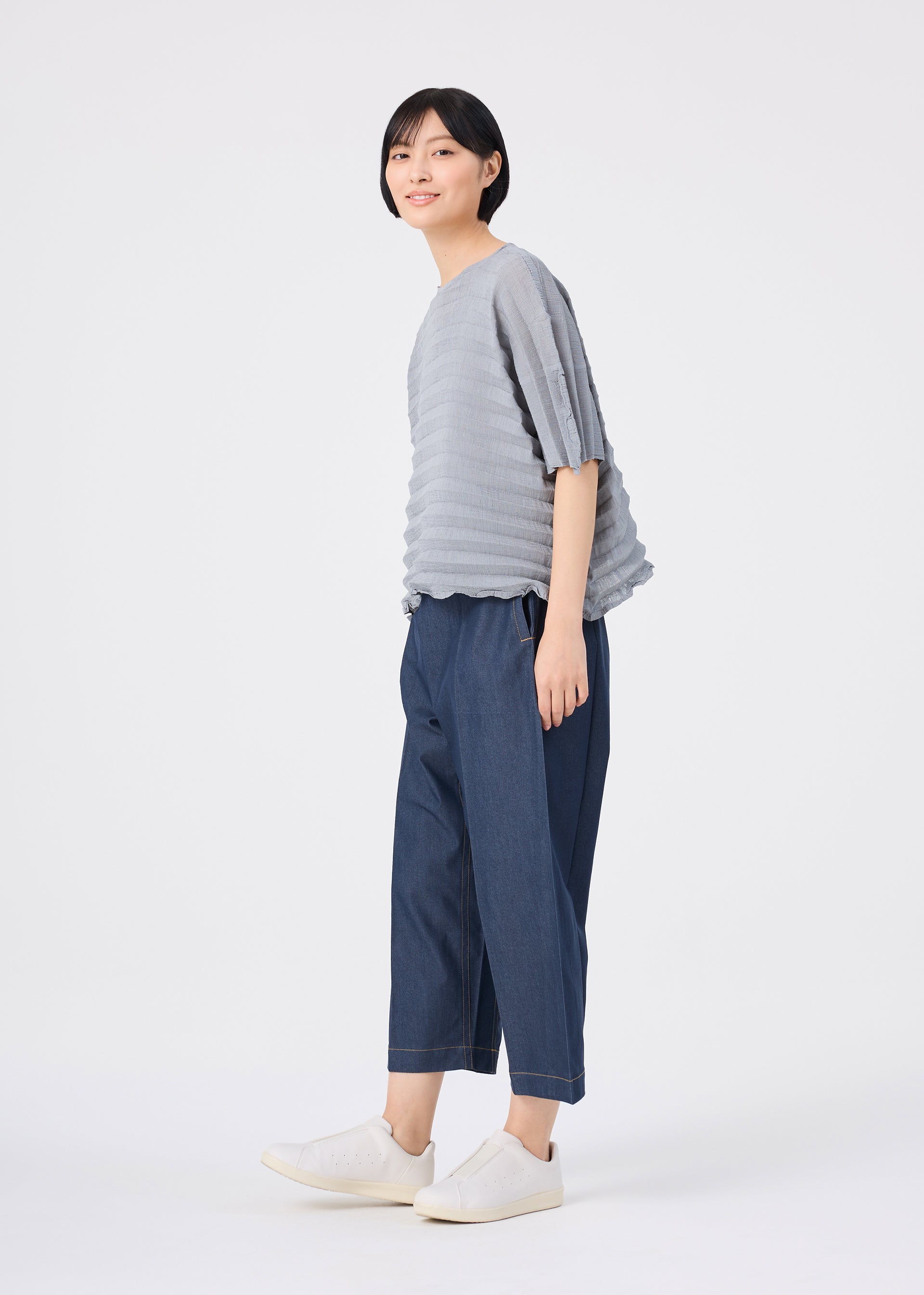 Accordion See-Through Crepe