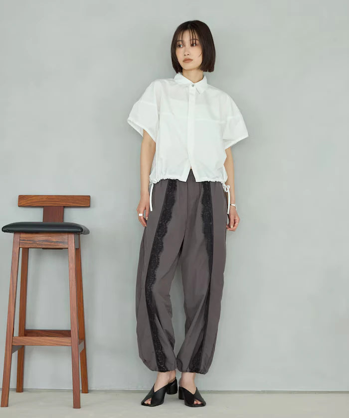 Switch Short Sleeve Hem Code Blouse