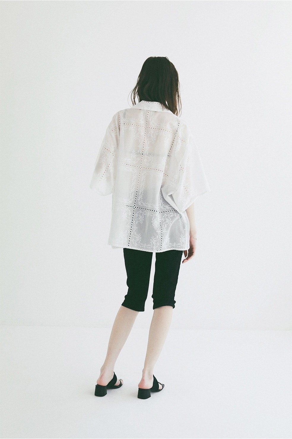 EMBROIDERY LACE BOX SHIRTS