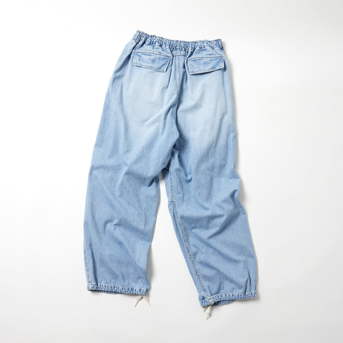 GL42623H / RECYCLED WASTE SUVIN COTTON YARN 10oz. JELT DENIM KNEE TUCK EASY PANTS BLEACH WASHED