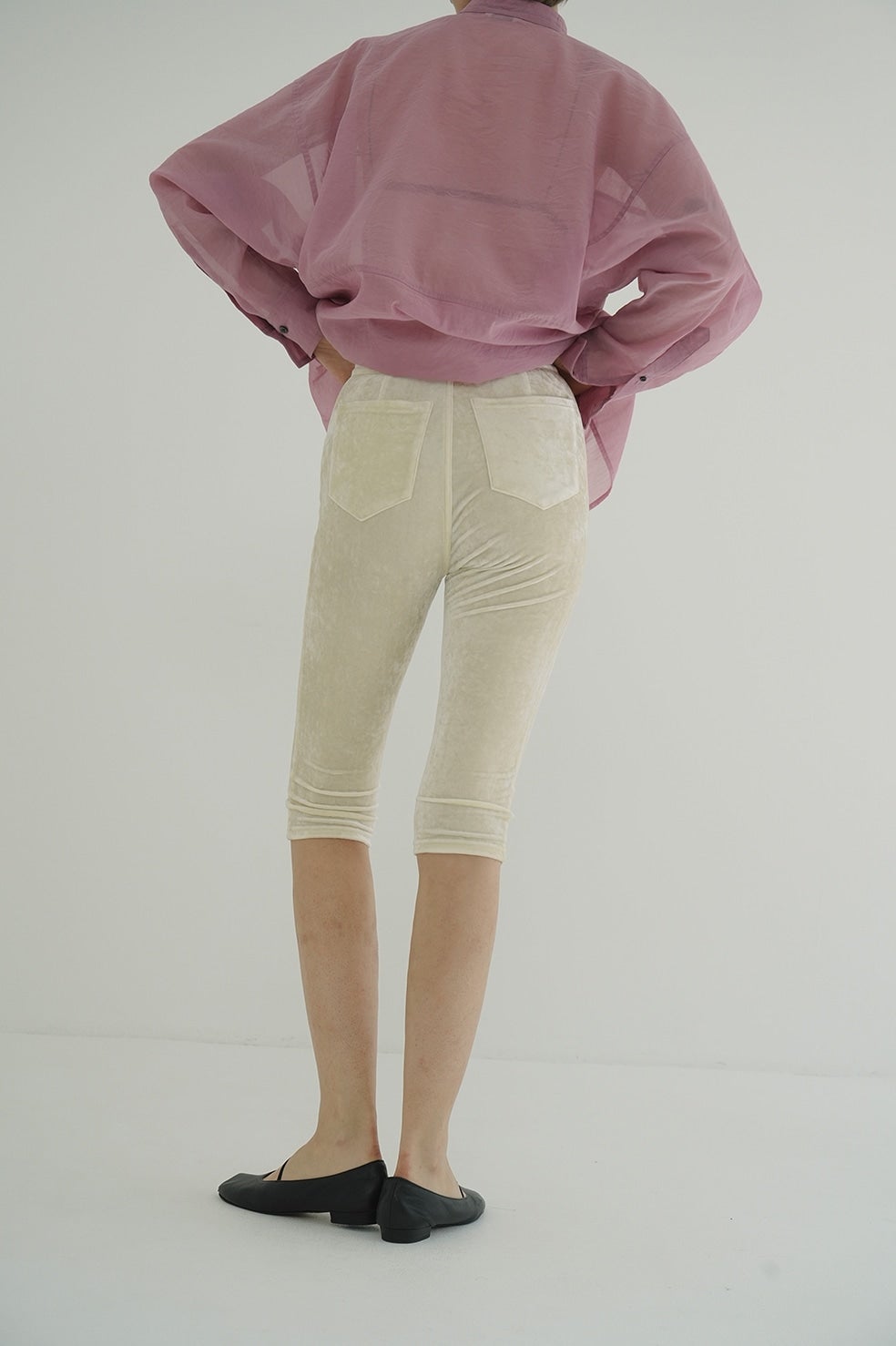 VELOUR CAPRI PANTS