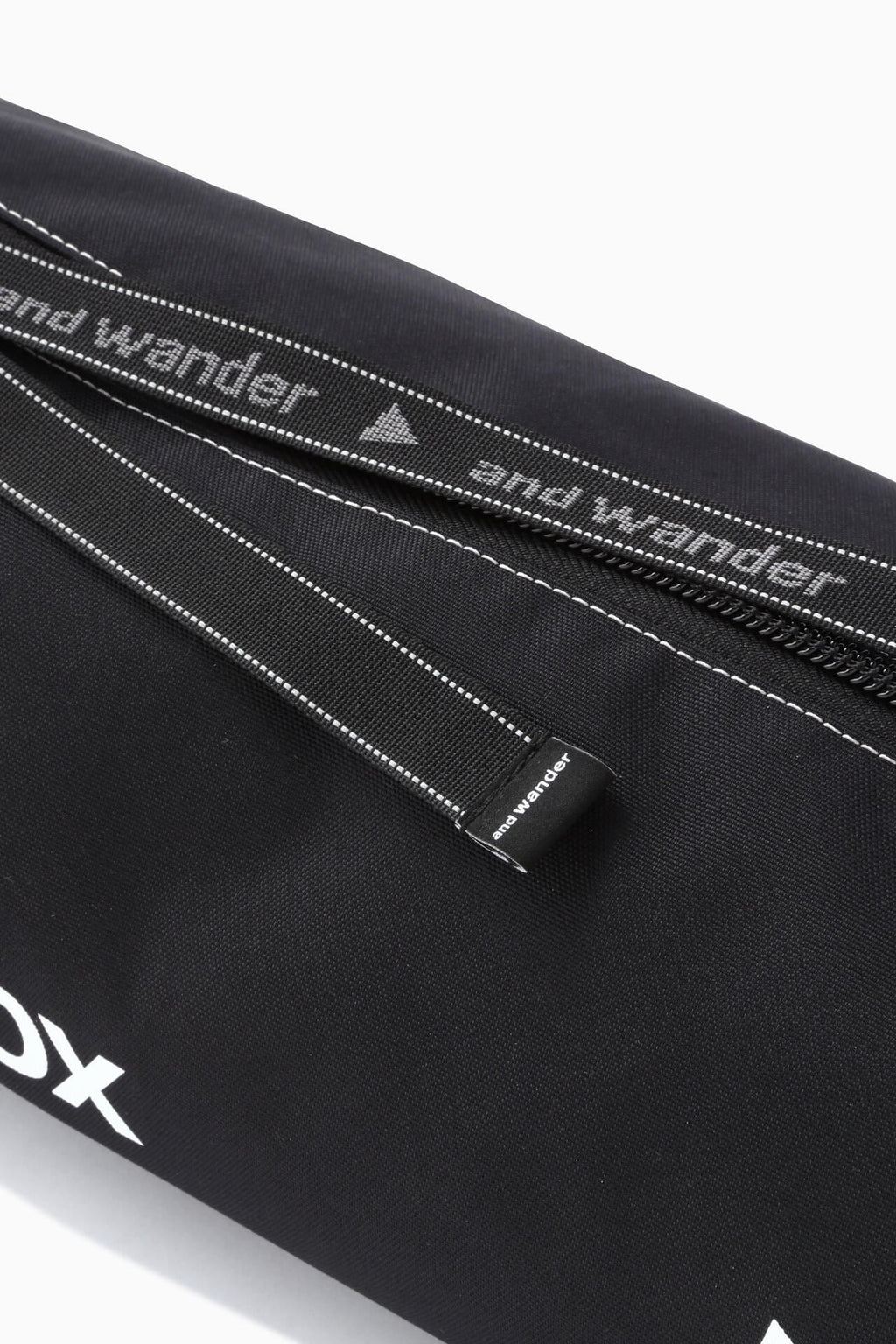 Helinox × and wander cot