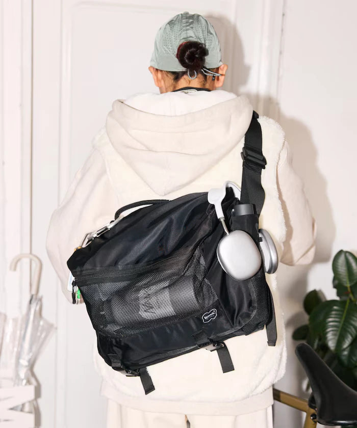 EXPANDER MESSENGER BAG Messenger Bag Water Resistant