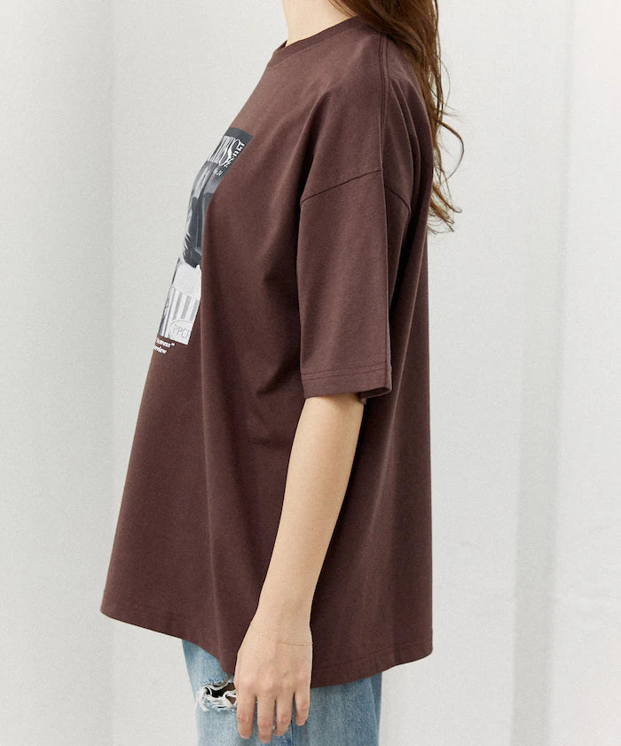 <Functional Material> MAGAZINE Cat Photo T-Shirt Limited Release