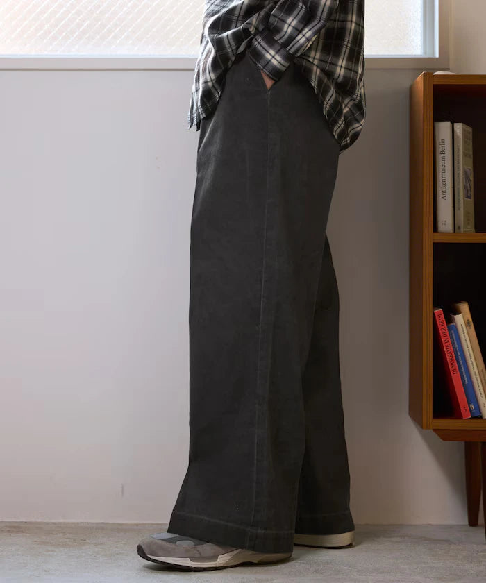 Fade processing cotton tuck wide pants
