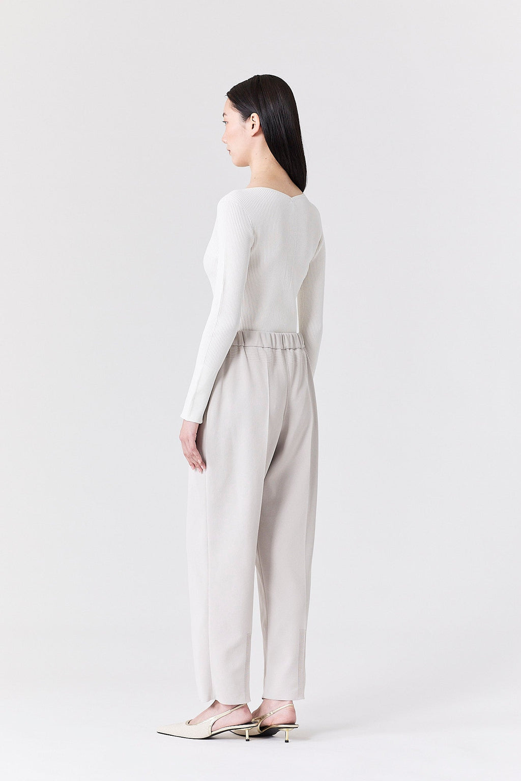 SOFT MILAN TUCK TAPERED PANTS
