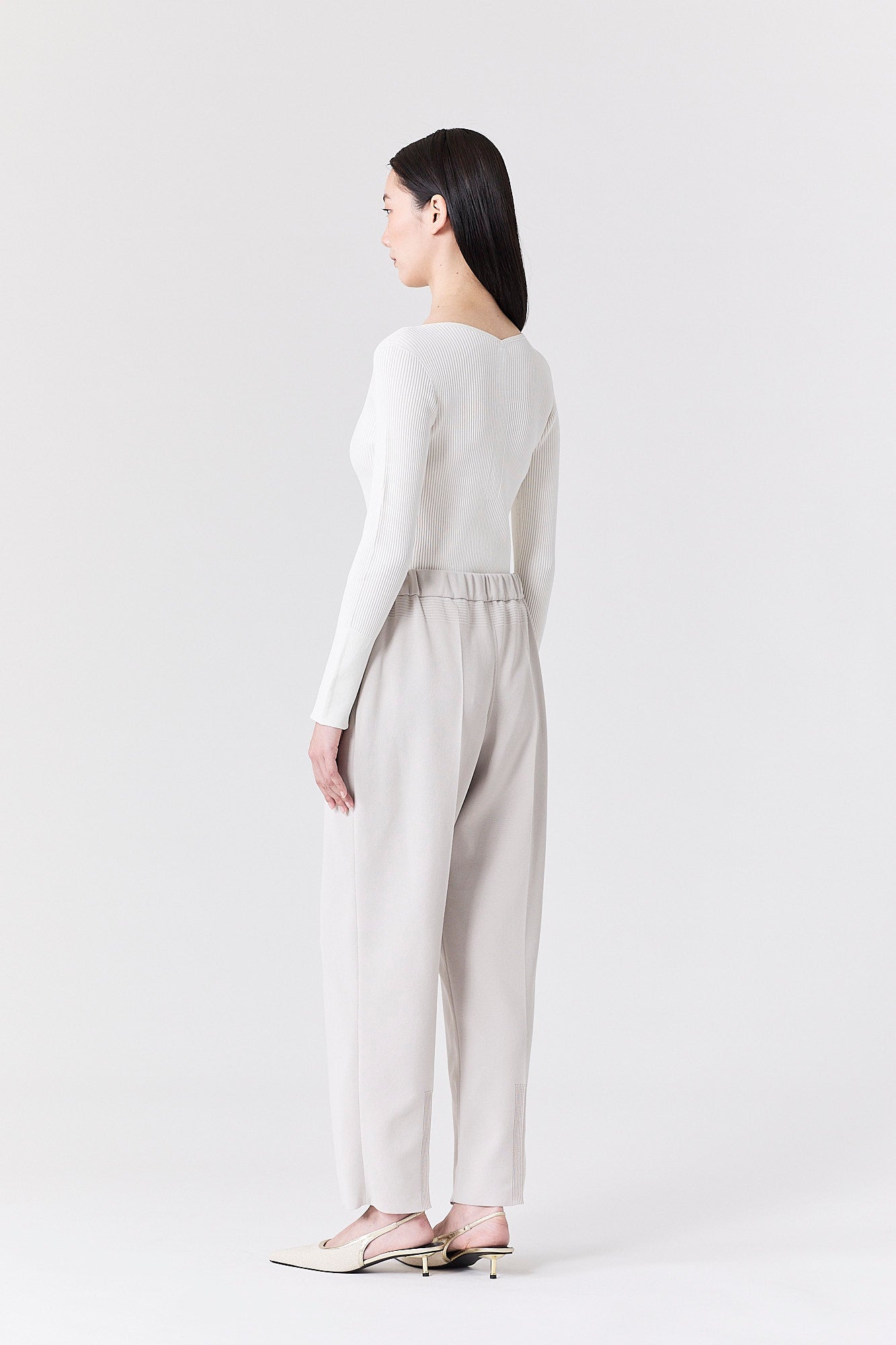 SOFT MILAN TUCK TAPERED PANTS