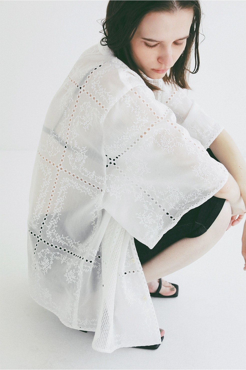 EMBROIDERY LACE BOX SHIRTS