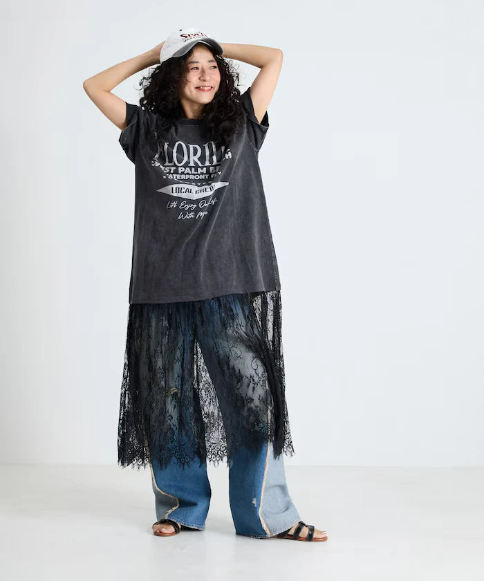 T-shirt lace docking one-piece