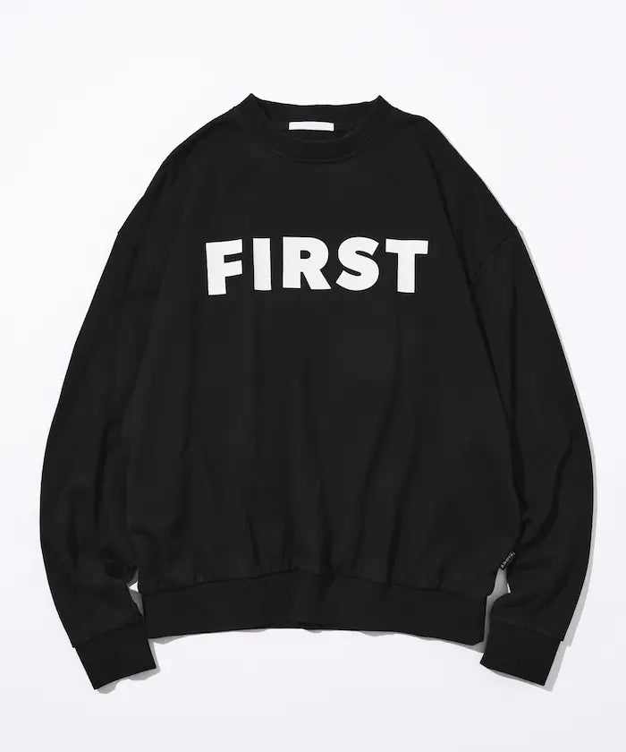 Front Print Crew Neck Sweat FIRST / Relaxed Fit