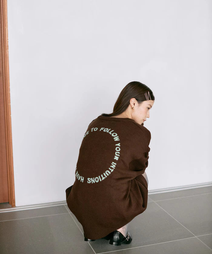 Sweat-like Lettered Knit / Jacquard Knit
