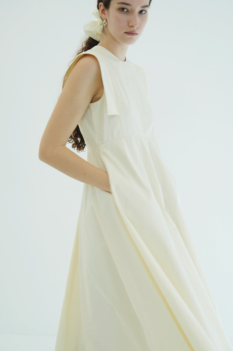 SQUARE SLEEVE ONEPIECE