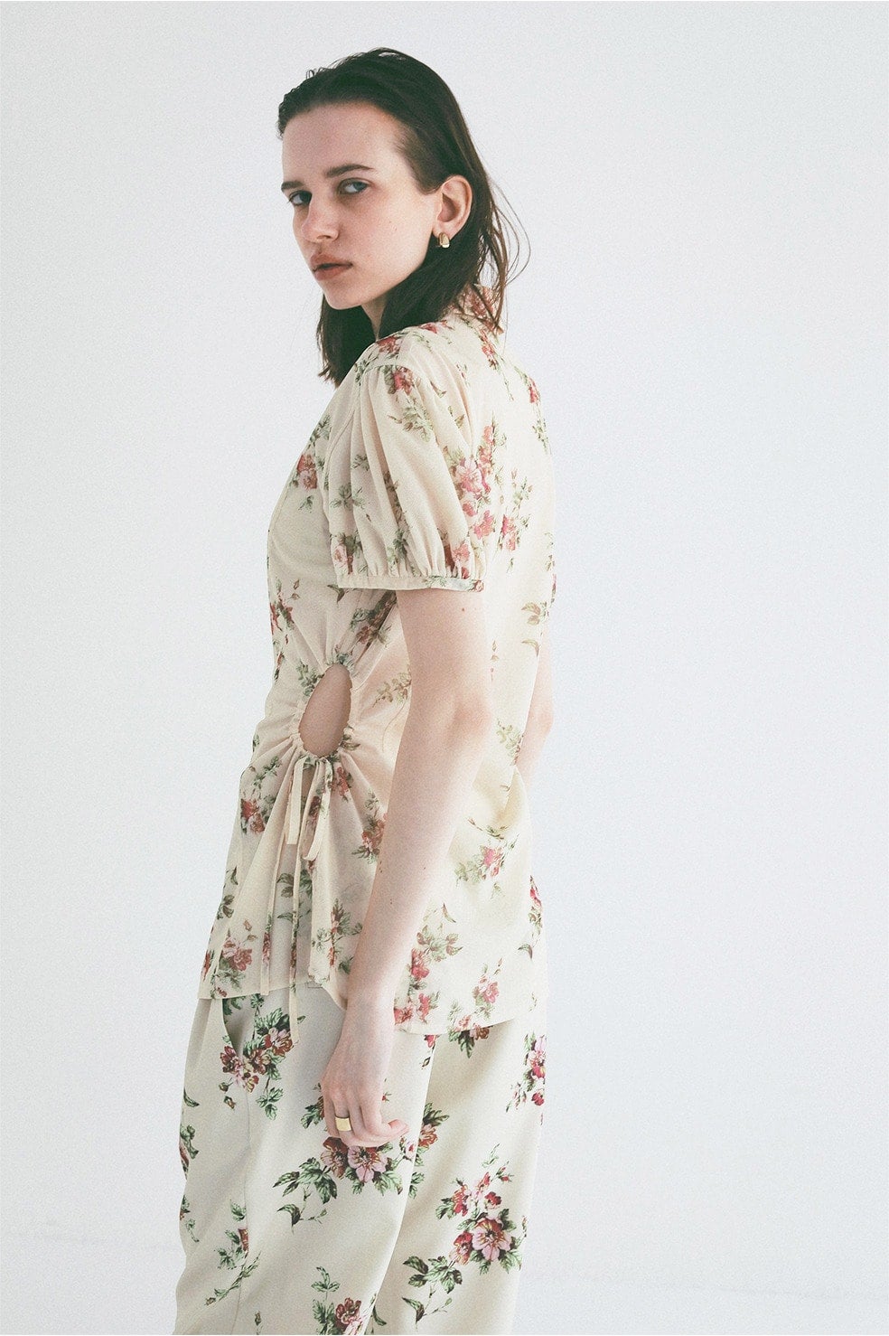 FLOWER SIDE HOLE SHIRTS