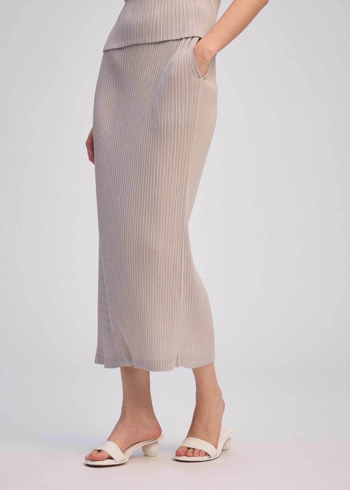 Box Shoulder Pleats