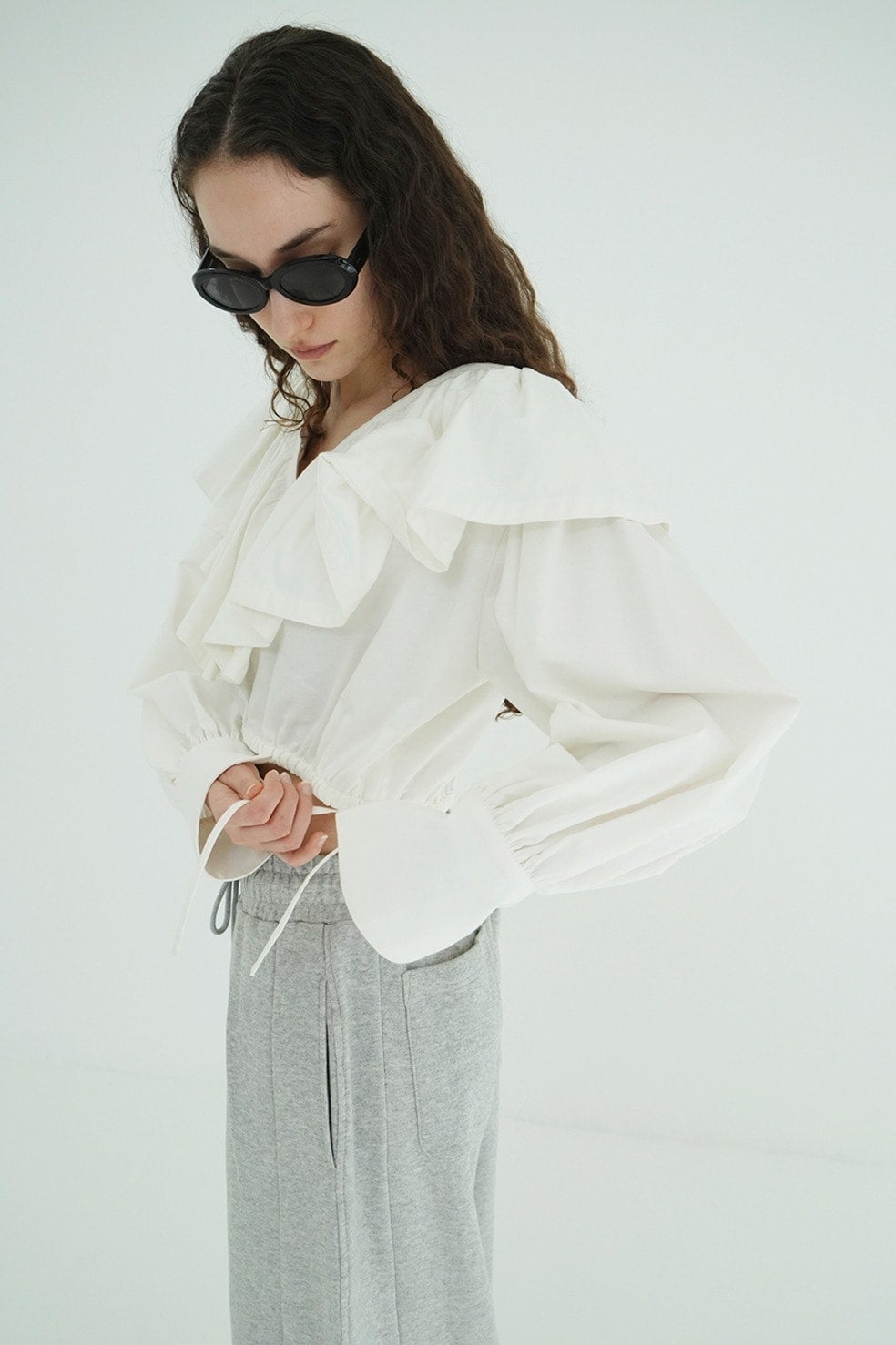 FRILL COLLAR SHORT BLOUSE
